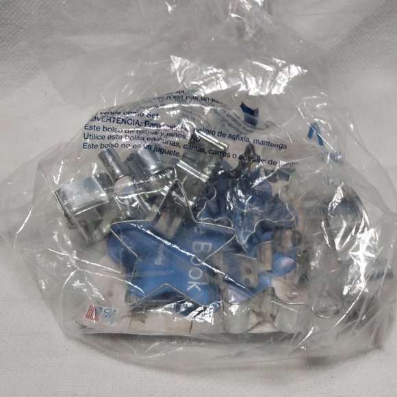 7 Mini Christmas Cookie Cutters Set - Picture 5 of 5